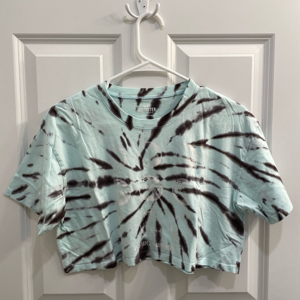 Hollister Tie Dye Graphic Crop Top